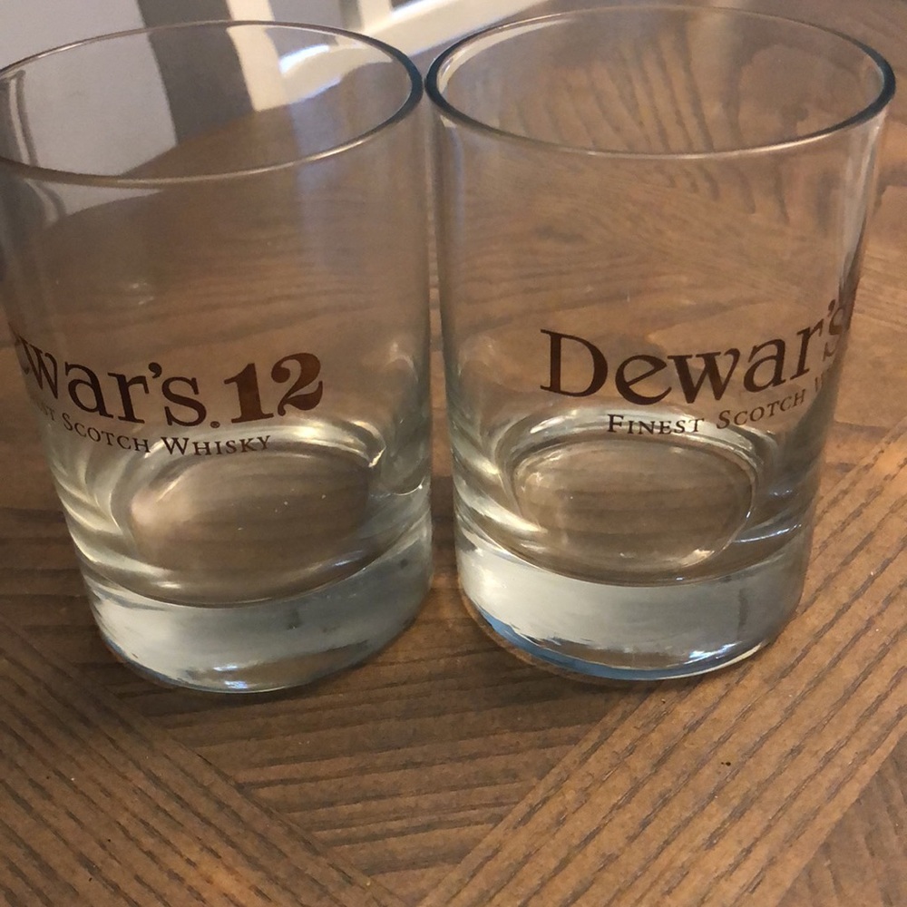 Dewar’s 12 Finest Scotch whiskey clear Glass Tumbler Set heavy base gold letters
